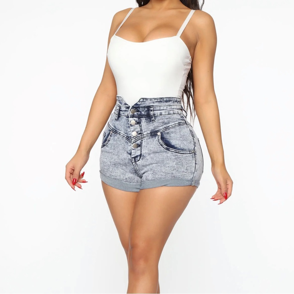 Fashion nova shorts